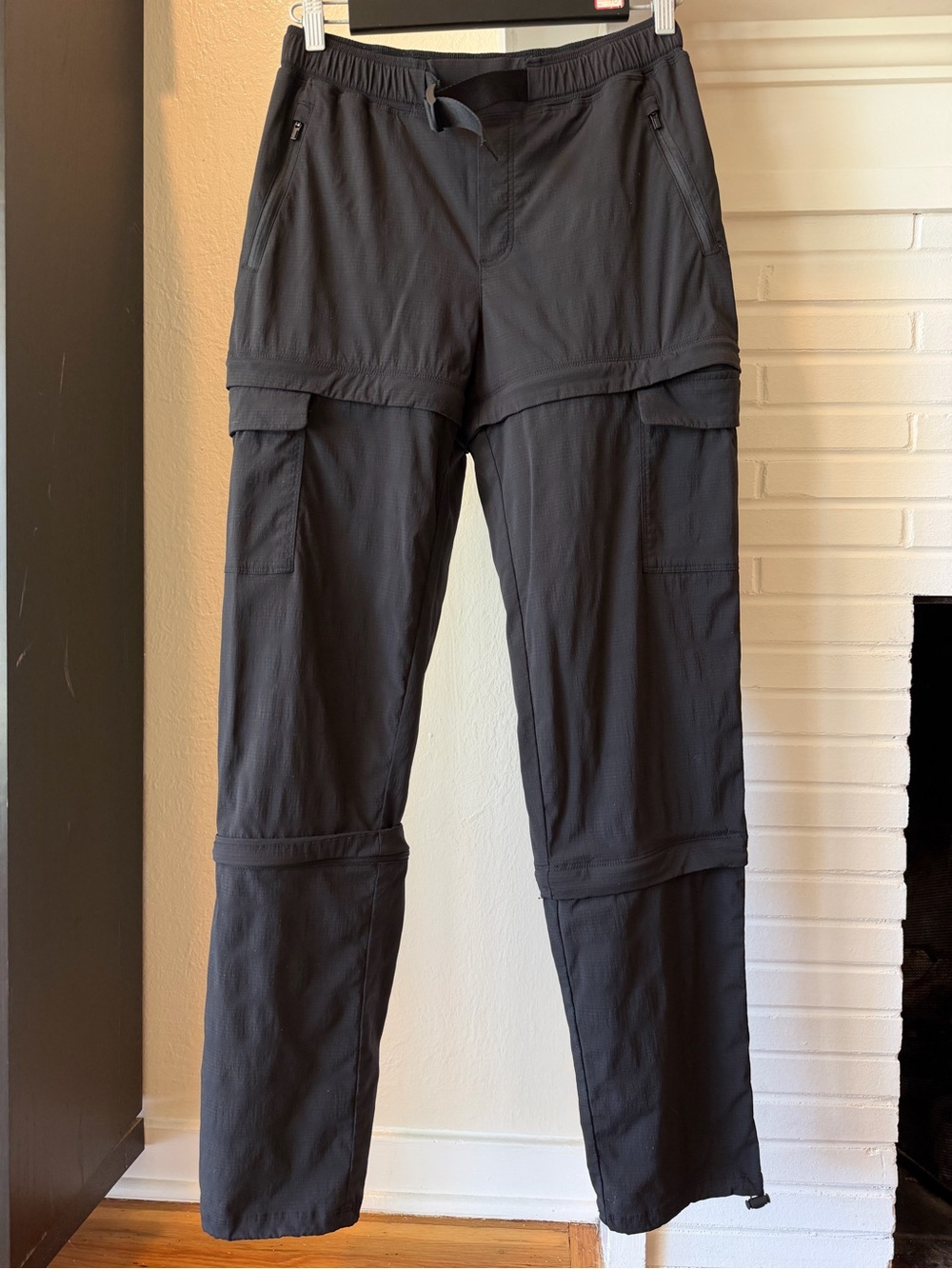 Athleta Trekkie Convertible Hike Pants Zip Off Black Size 6